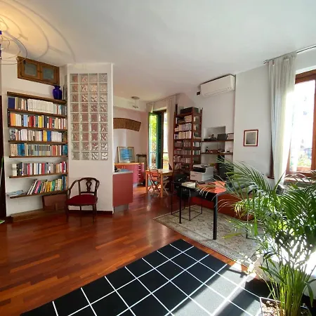 Adalbert House On 2 Levels Apartment